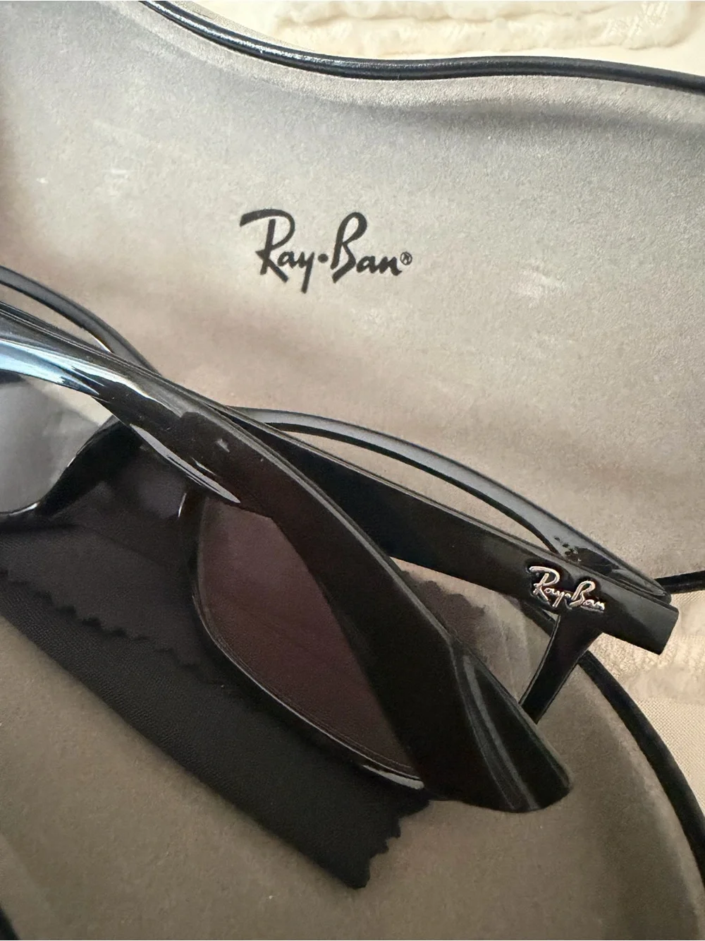 Ray-Ban Black Frame clear Lens Sunglasses